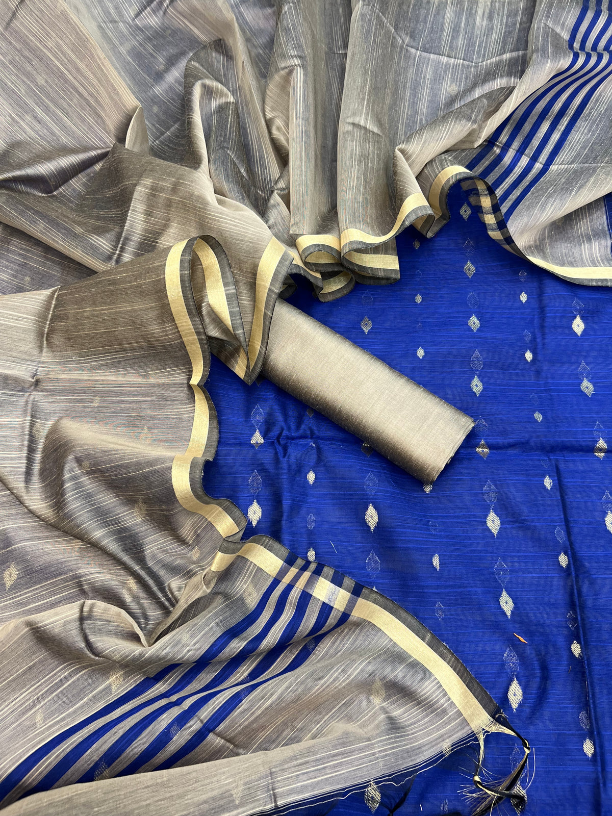 Banarasi cotton slub zari jackard weaved unstiched suits