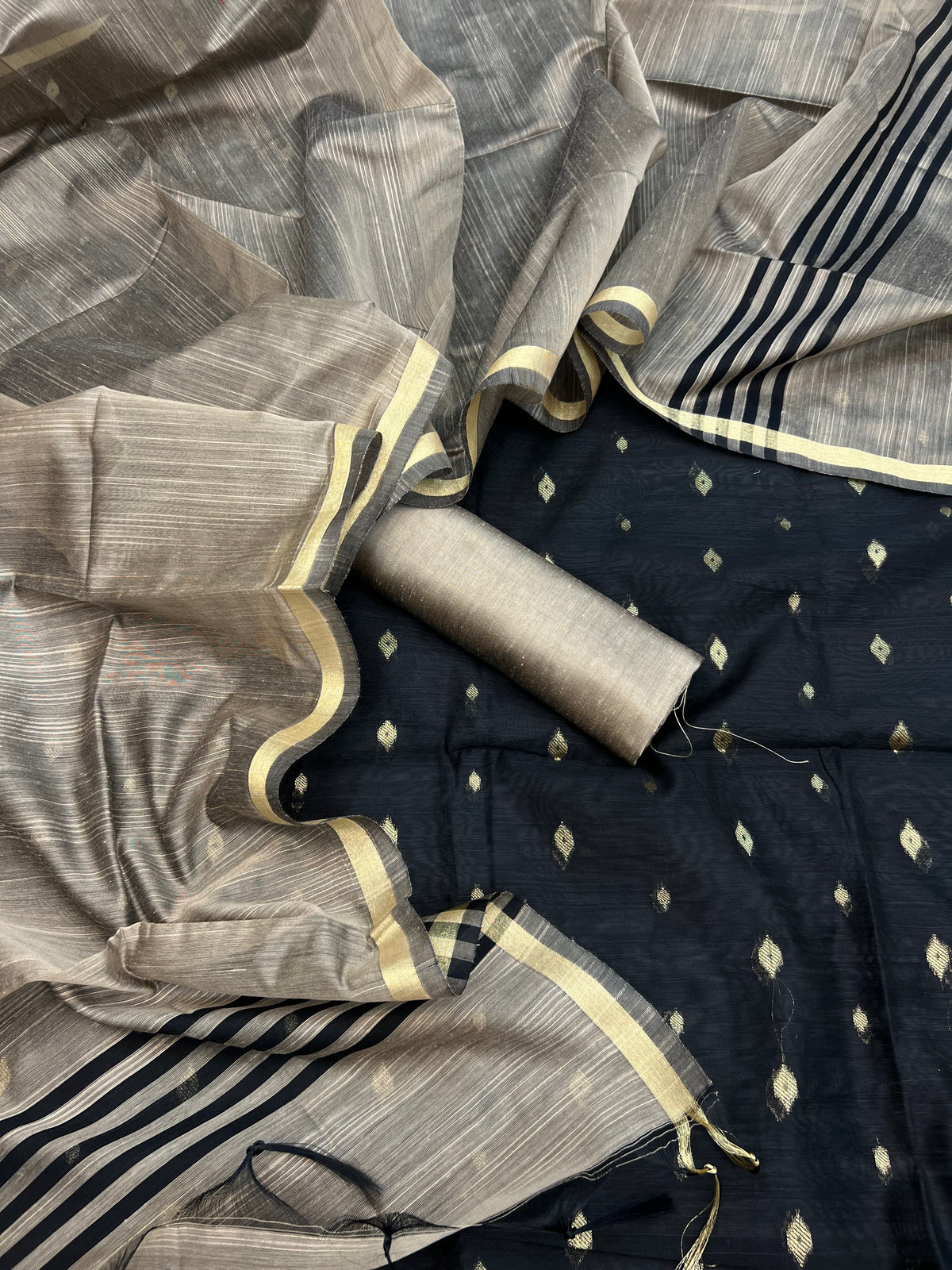 Banarasi cotton slub zari jackard weaved unstiched suits