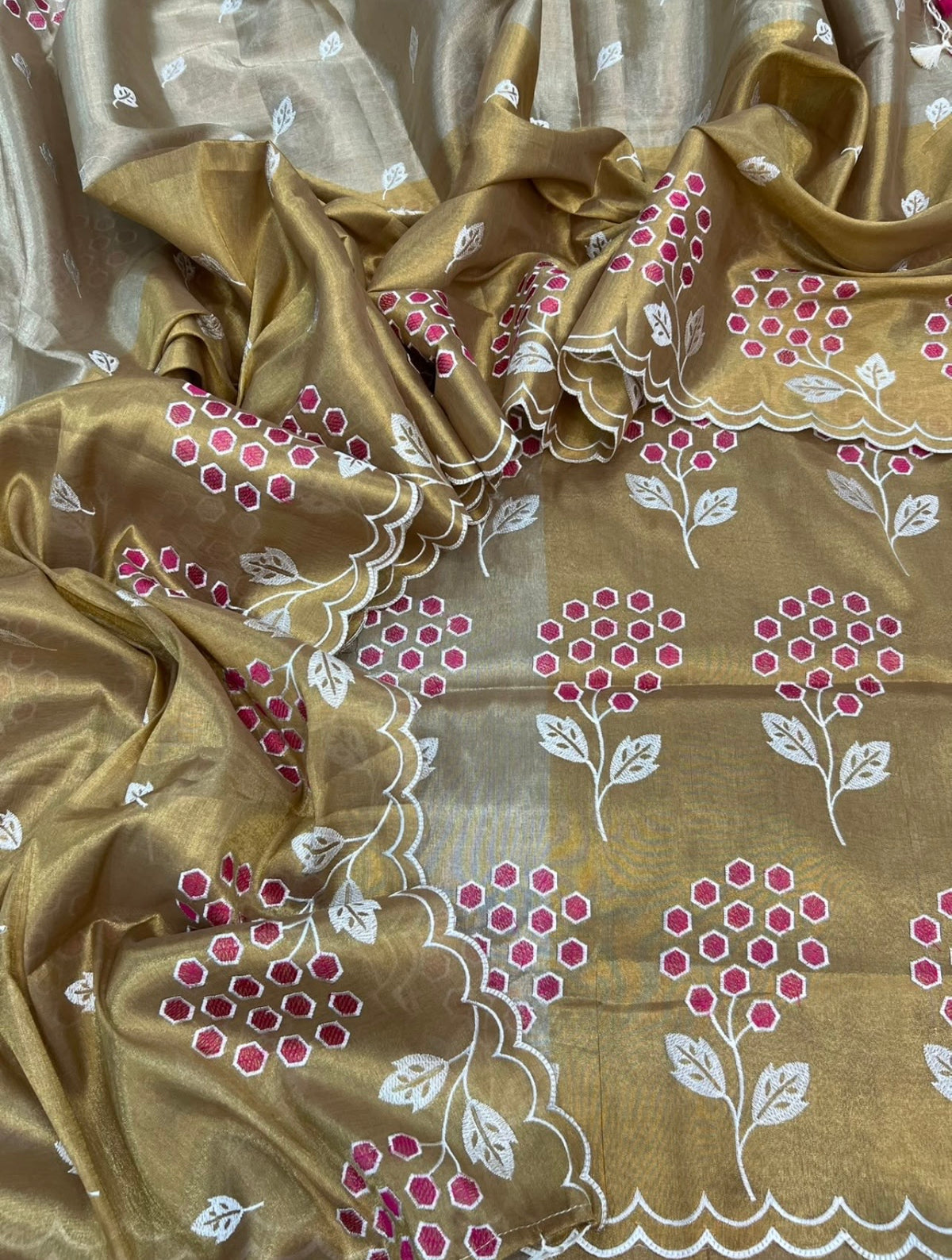 Pure tissue 2D dual shade contrast embroidered unstiched suits