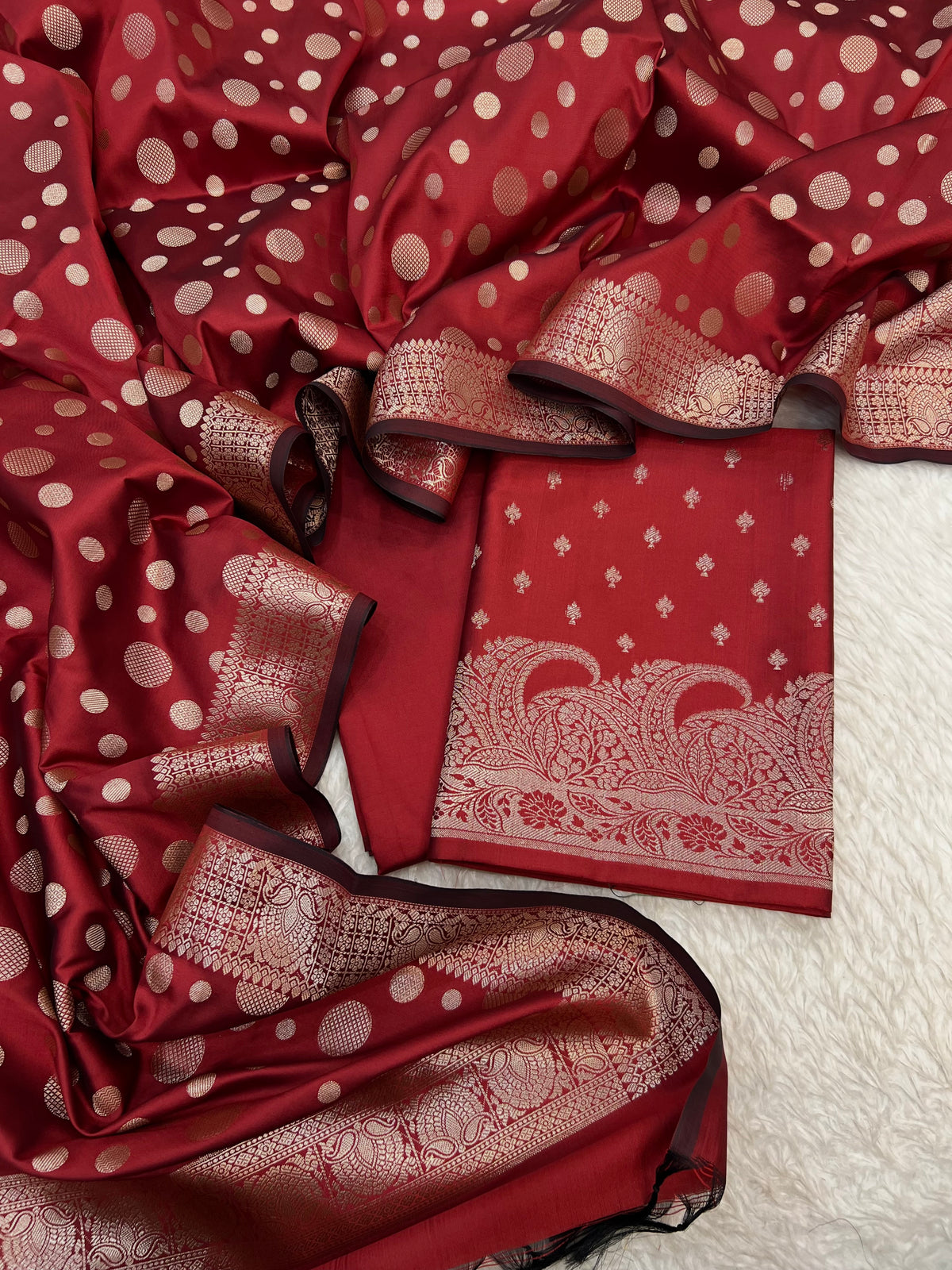 Banarasi silk zari jackard weaving unstiched suits sets
