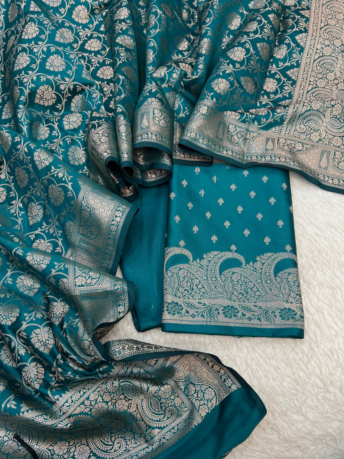 Banarasi silk zari jackard weaving unstiched suits sets