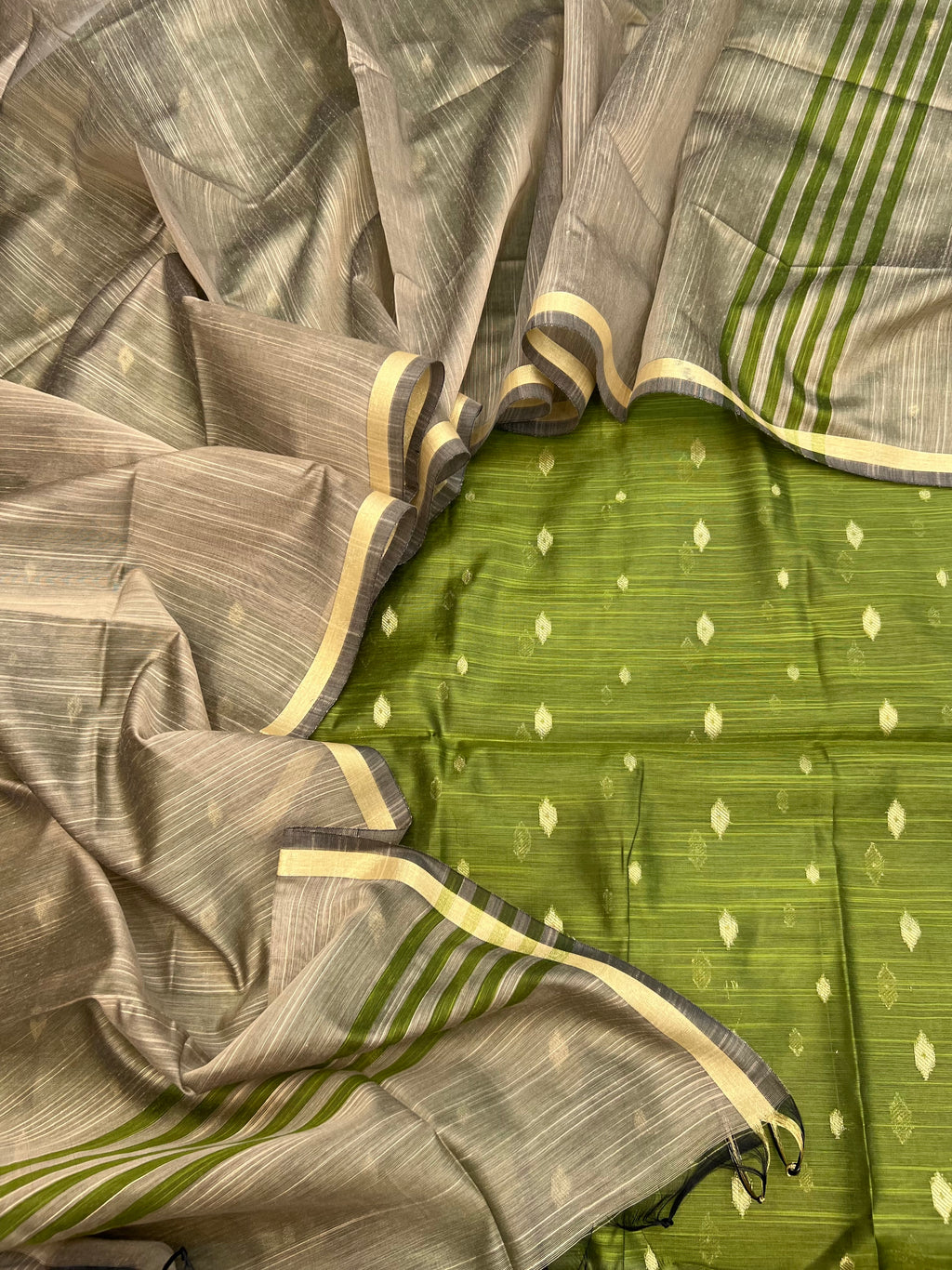 Banarasi cotton slub zari jackard weaved unstiched suits