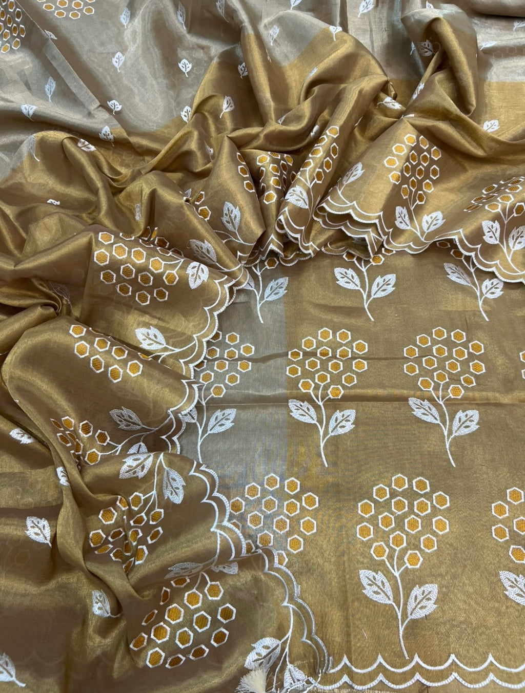 Pure tissue 2D dual shade contrast embroidered unstiched suits