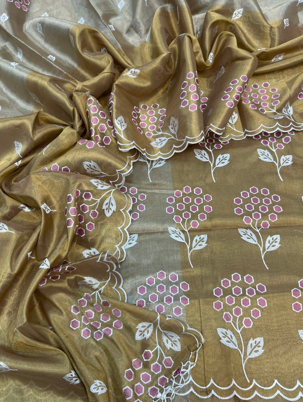 Pure tissue 2D dual shade contrast embroidered unstiched suits
