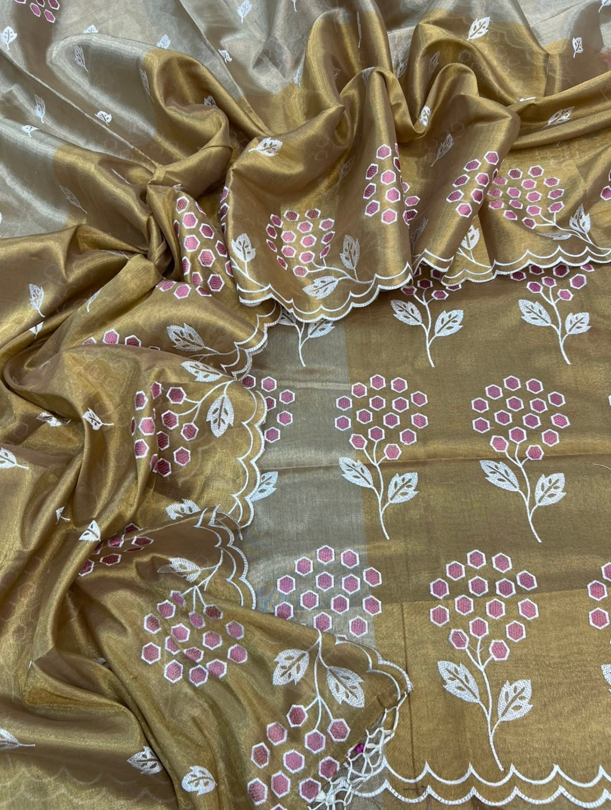 Pure tissue 2D dual shade contrast embroidered unstiched suits