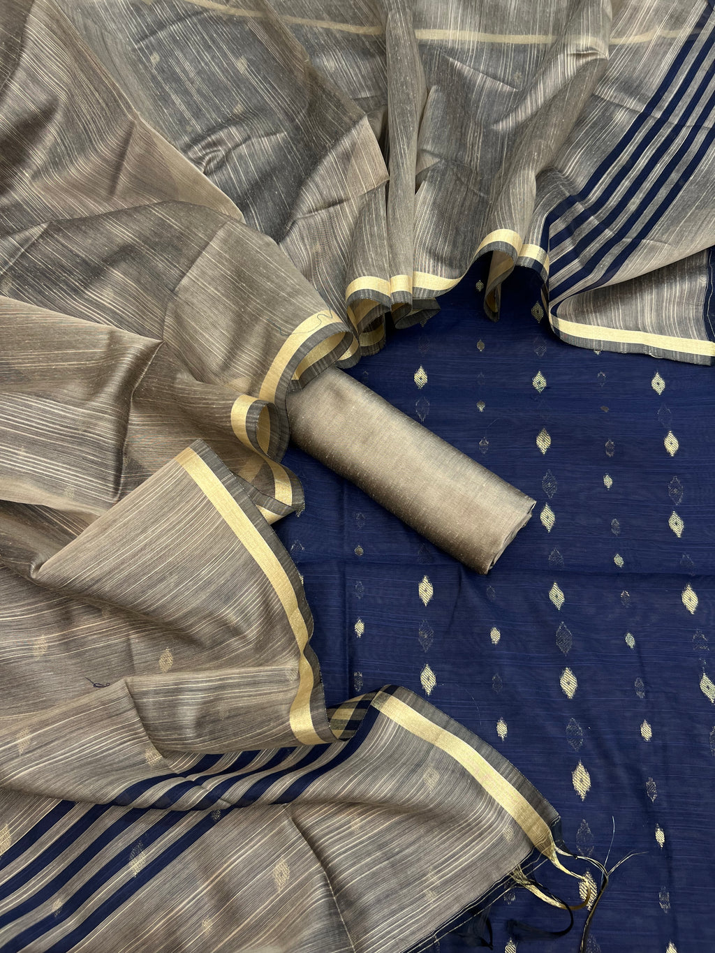 Banarasi cotton slub zari jackard weaved unstiched suits