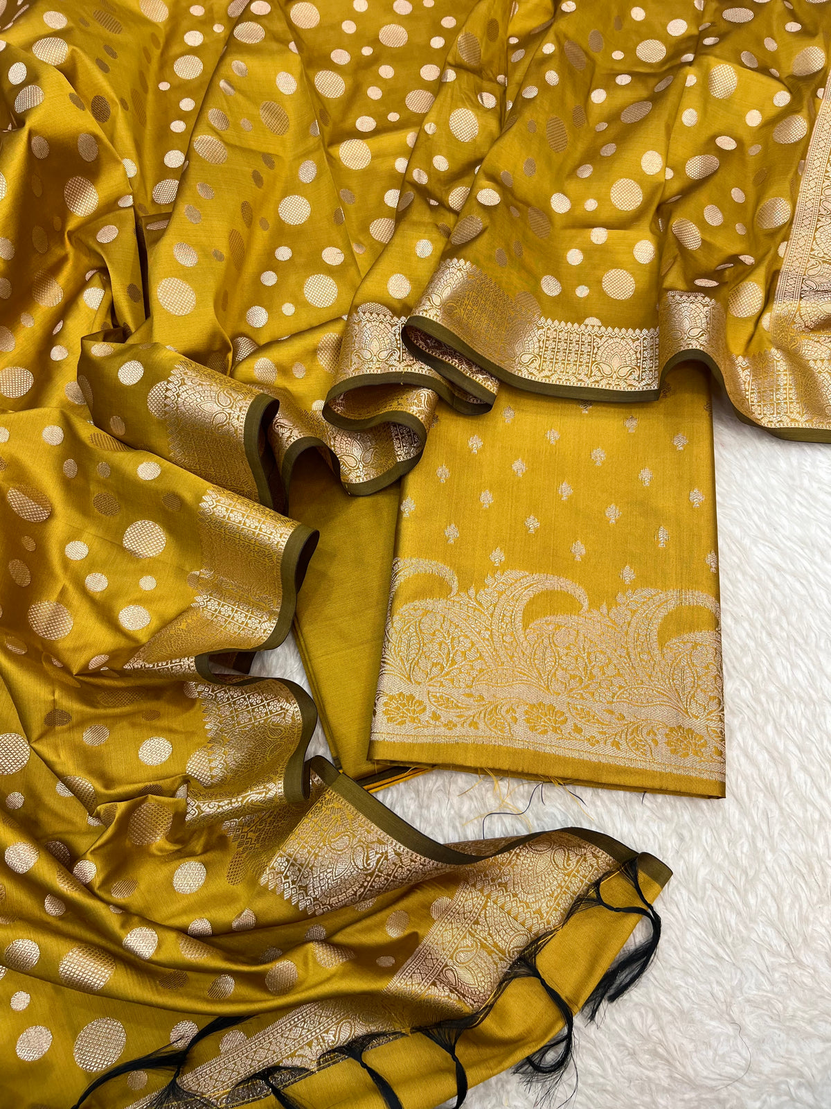 Banarasi silk zari jackard weaving unstiched suits sets