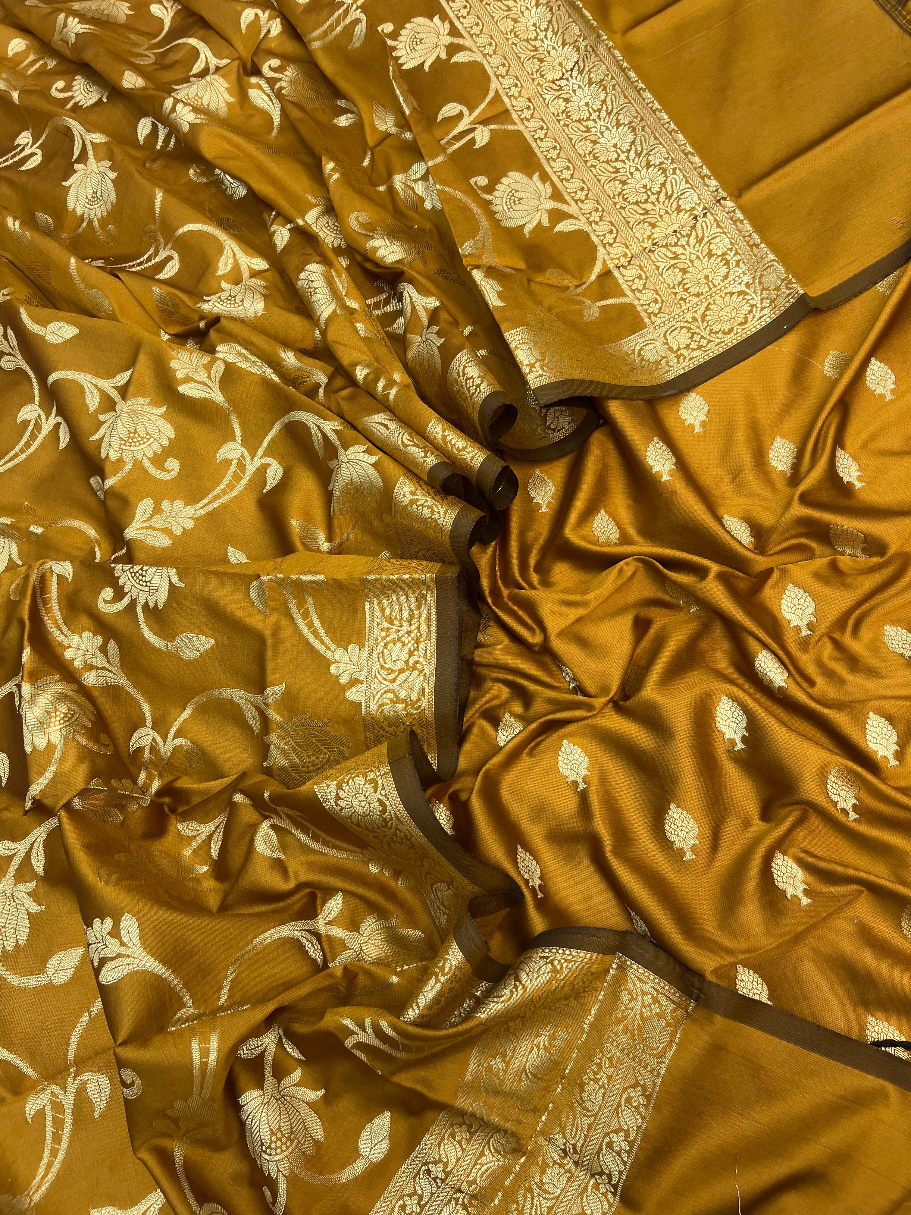 Banarasi katan silk zari jackard weaved unstiched suits sets