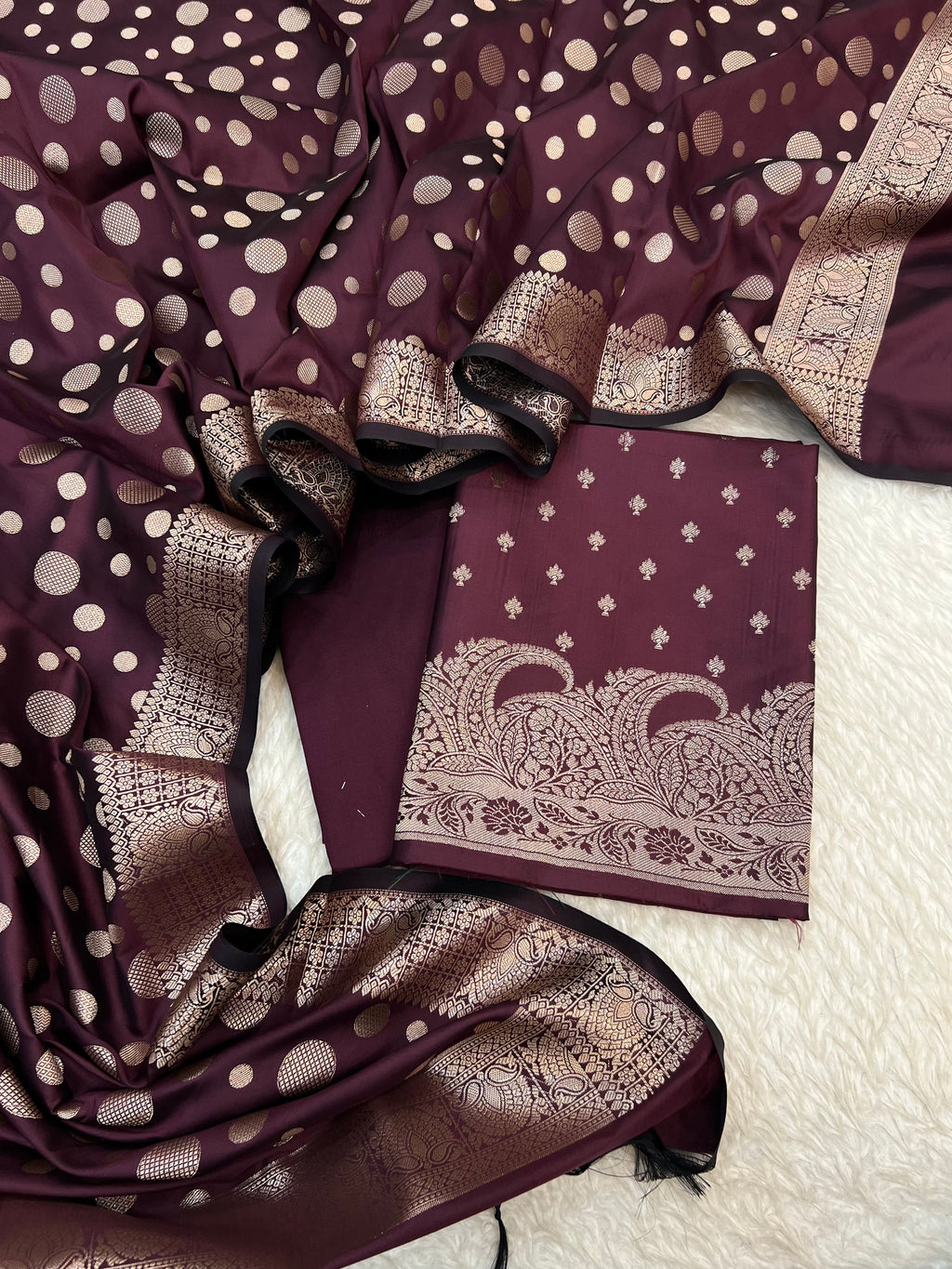 Banarasi silk zari jackard weaving unstiched suits sets