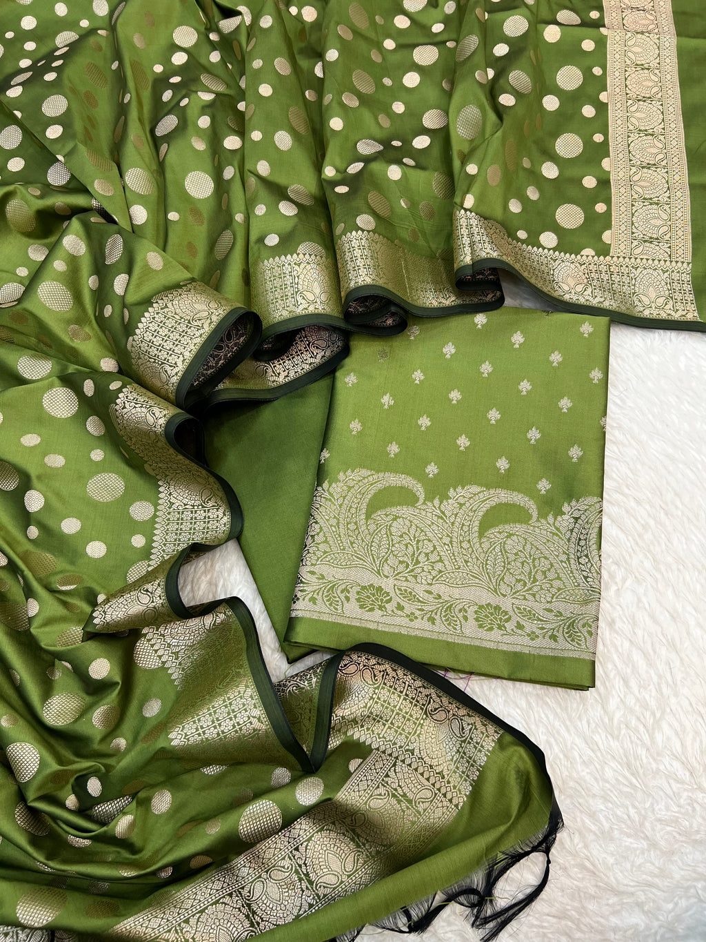Banarasi silk zari jackard weaving unstiched suits sets