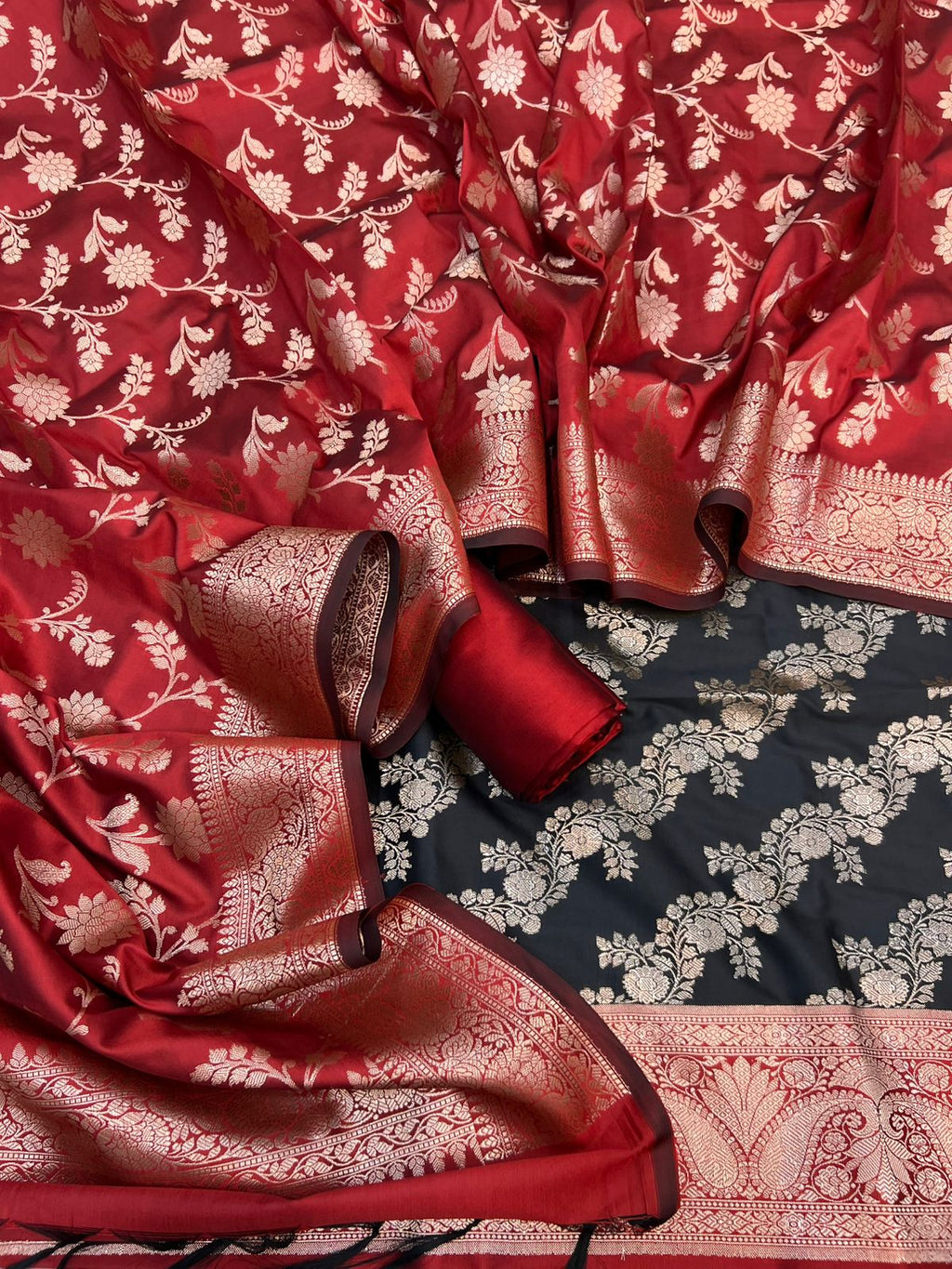 Banarasi Silk Zari Jackard Weaving With Contrast Border