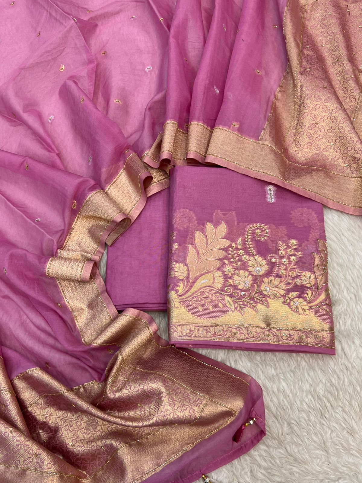 Pure Mal Chanderi Zari  Mukesh Katdana Work Suits