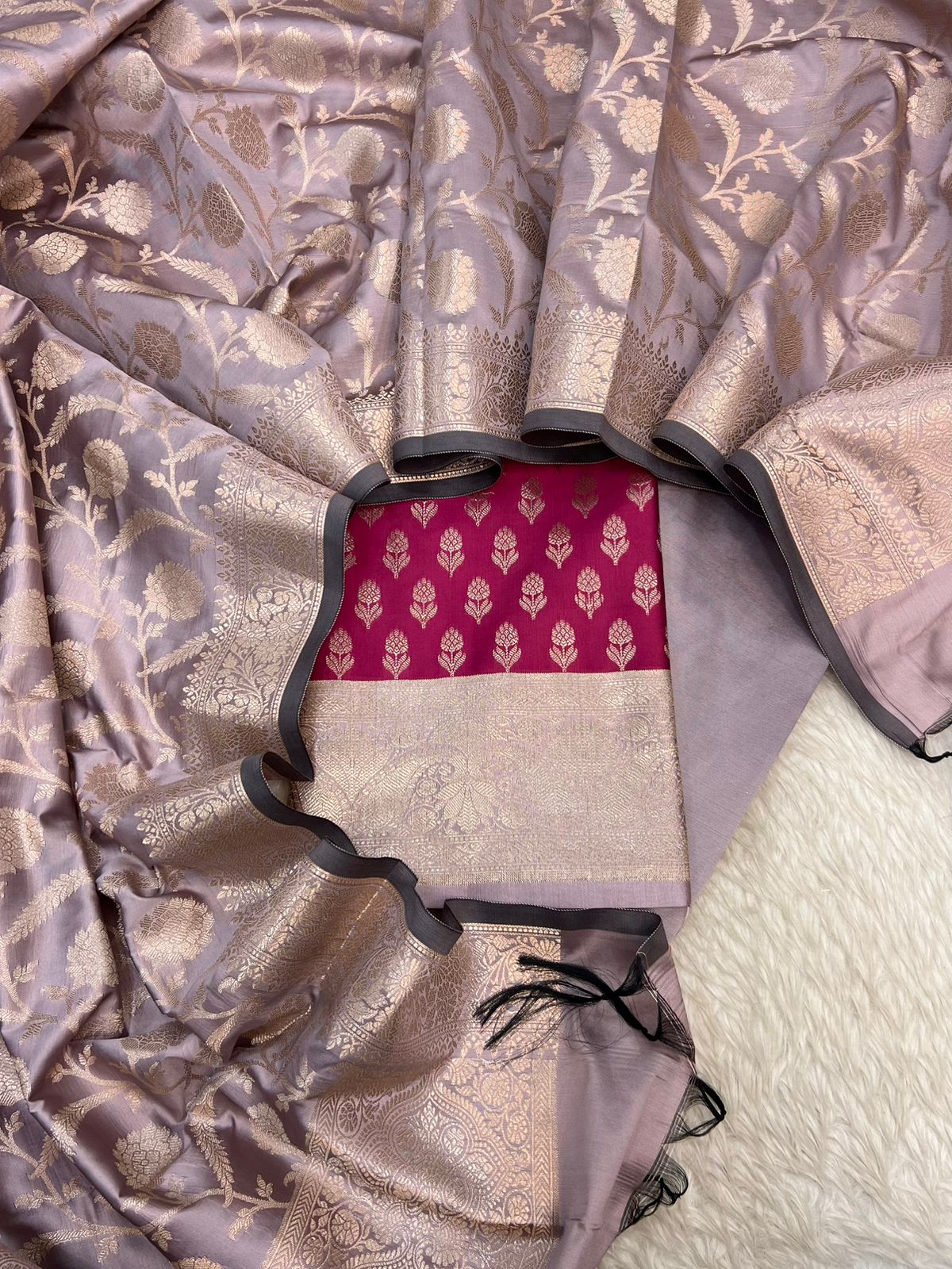 Banarasi Silk Zari Jackard Weaving With Contrast Border