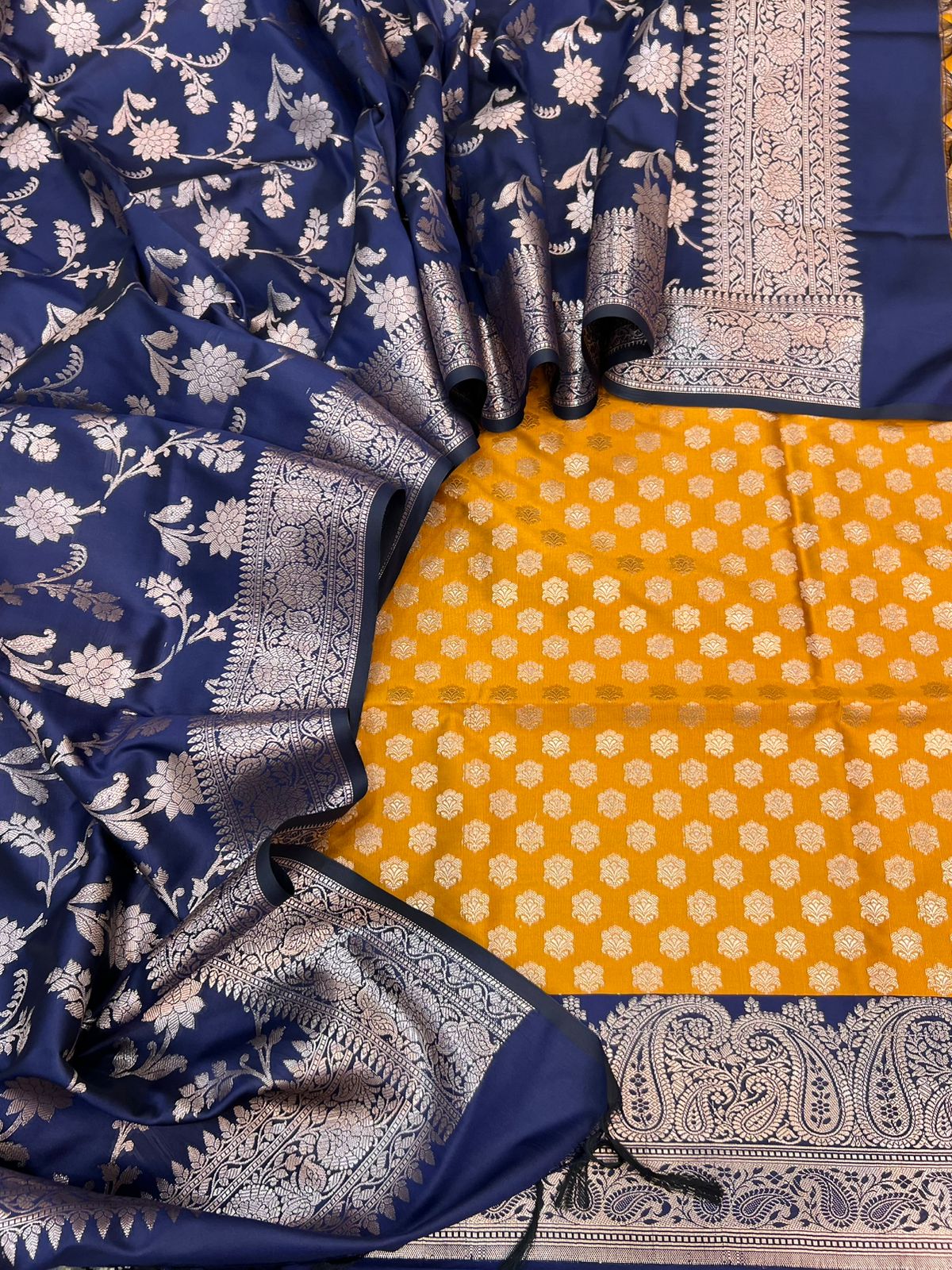 Banarasi Silk Zari Jakard Weaving With Contrast Border