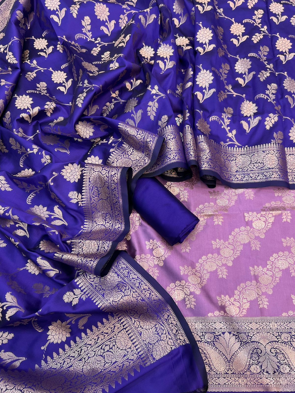 Banarasi Silk Zari Jackard Weaving With Contrast Border