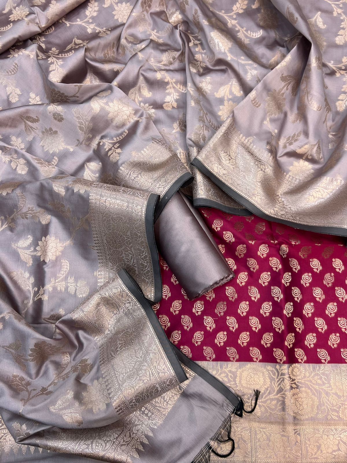 Banarasi Silk Zari Jackard Weaving With Contrast Border