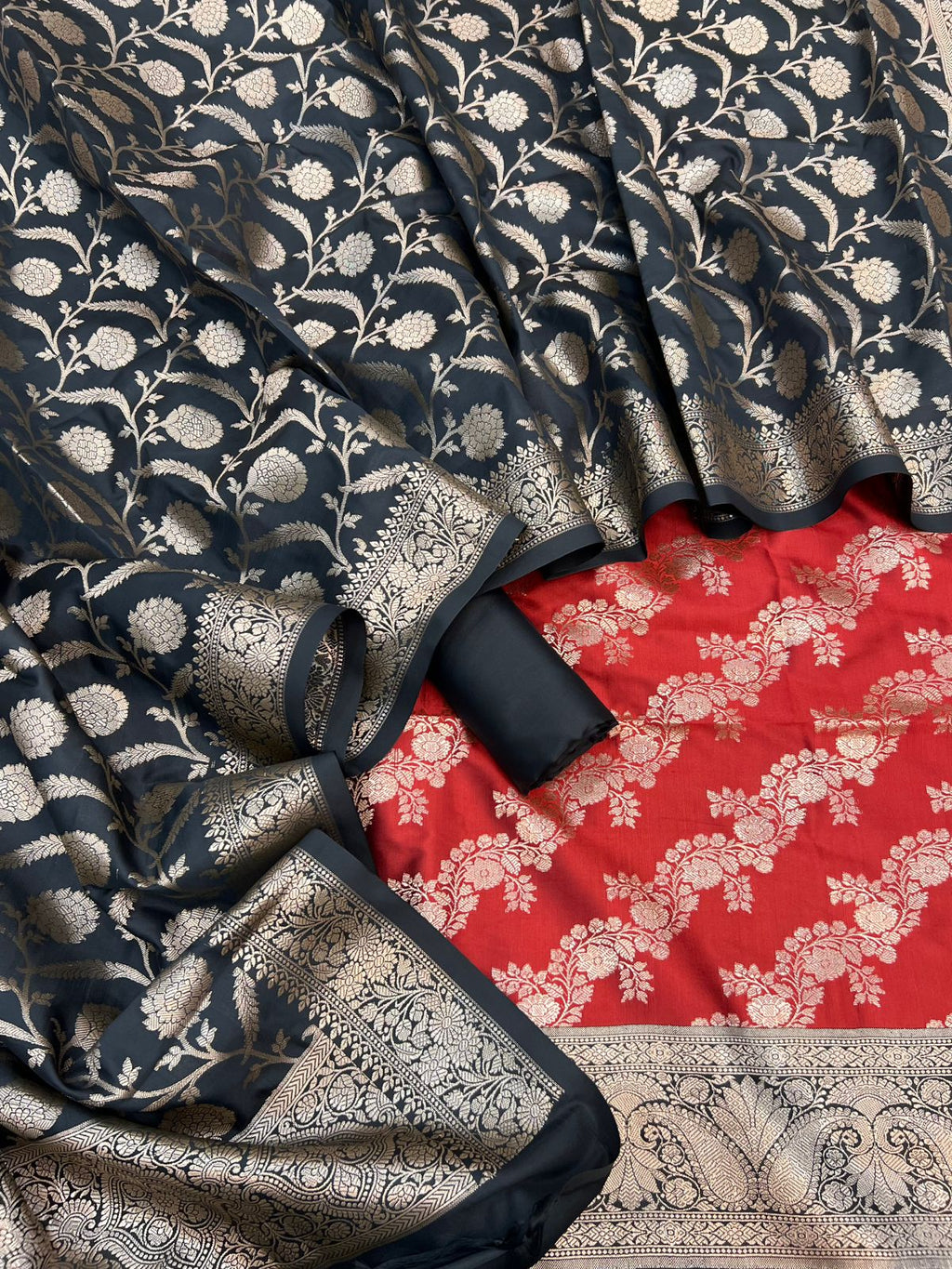 Banarasi Silk Zari Jackard Weaving With Contrast Border